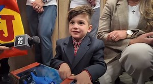 537 reactions · 34 shares | ‘PEDIATRIC CODE BLUE:’ How 4-year-old Jack Carlin was saved from cardiac arrest by quick action of mom and Huntington Hospital staff. @newsday @newsdaytv @northwellhealth @cohen_childrens #doctors #nurses #emergencydepartment #healthcareheroes #laryngealcleft #cardiacarrest | Virginia Huie | Facebook