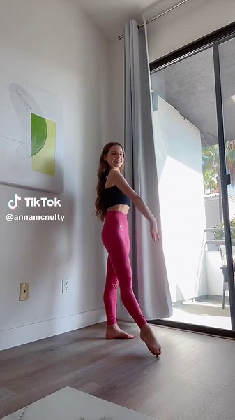 guess my height :) wearing @Gymshark 💕ad #flexibility