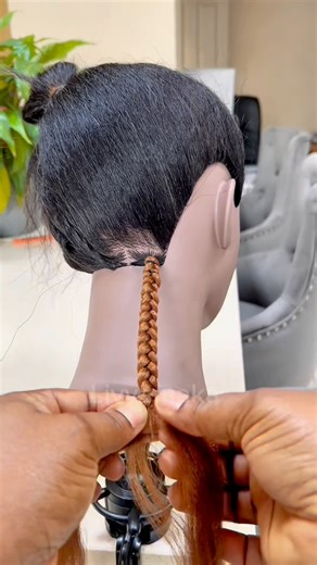 5.1K views · 48 reactions | One side getting smaller while braiding? Here’s how to balance it without adding extra hair!  Quick fix = clean finish. Watch closely! #BraidingTips #EvenBraids #ProtectiveStyles #BraiderHack #NeatBraids #fblifestyle | Livyamaka | Facebook