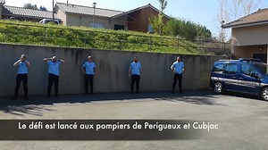 [Handstandtshirtchallenge] Ce matin séance maintien de la condition physique pour les gendarmes de Saint Pierre de Chignac qui ont relevés le défi du #Handstandtshirtchallenge 🤸‍♂️👕 💪 Ils defient les pompiers de Périgueux et Cubjac @pompiers24 😏👉Nous comptons sur vous pour enfiler vos plus beaux T-shirts https://t.co/BBkPzkH4aV | Gendarmerie de la Dordogne