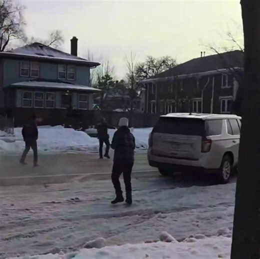 ICE Off*cer sh**ts and k*lls woman in Minneapolis during a federal imm*gration operation.... it appears that she either tried to go around him.. or she tried to hit him with her vehicle... | Freedom Fighters Upstate SC