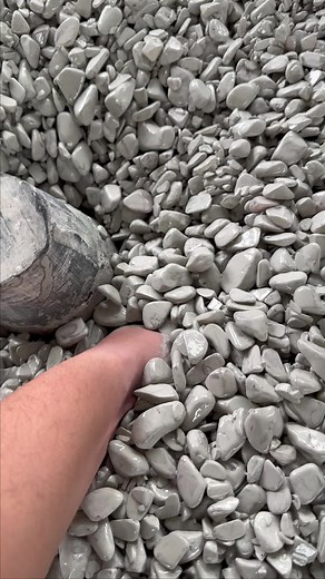 crystal carving elephant#crystalcarving #elephant #crystalpolishing #factorywork #crystalstone