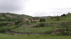 Bakken Oil Field North Dakota Badlands Stock Footage Video (100% Royalty-free) 1083597736 | Shutterstock