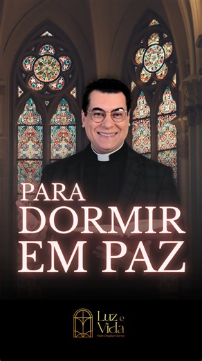 Oração ao Anjo de Guarda para um sono tranquilo e restaurador 😴 Santo Anjo da Guarda, meu poderoso protetor, guardai-me sempre na paz de vosso amor. Dos perigos, livrai-me; do mal, libertai-me; e nos momentos de angústia, consolai-me! Durante o sono, velai sobre o meu descanso, não deixais o mal de mim se aproximar. Sob as asas do seu amor, possa meus sonhos habitar! Nesta noite de luz, afugentai as trevas do medo, afastai também as tentações, para que minha alma tranquila descanse sem aflições