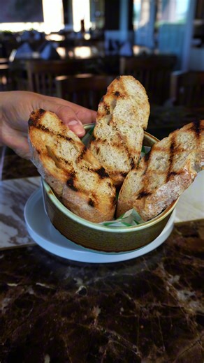 ¡EL SABOR QUE LEVANTA A CULIACÁN ESTÁ AQUÍ! En Bistró Marina sabemos que el verdadero domingo sabe a tradición… y nuestro Menudo Sinaloense está listo para conquistarte 🥣🌶️ Preparado al estilo sinaloense, bien servido, calientito y con ese toque casero que reconforta desde la primera cucharada 🤤✨ Perfecto para curar la cruda, compartir en familia o simplemente darte el gusto que te mereces 🙌 📍Si estás en Culiacán, este es el plan ideal de hoy. Ven a disfrutarlo en nuestras sucursales y vive