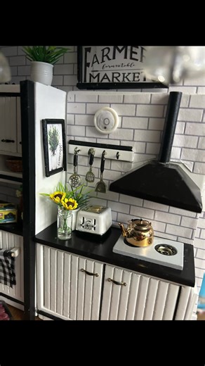 Oh no! Someone’s toaster caught on fire. I made the smoke detector out of a button. #dollhouse #minatures #smokedetector