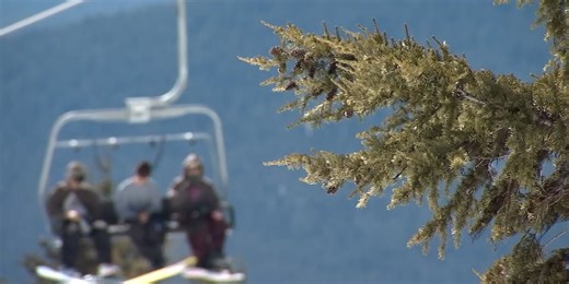 Spring break crowd enjoying Mount Hood’s first warm day of spring