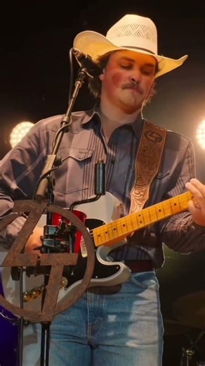 She’s left me somewhere south of sanity #foryou #viral #countrymusic #zachtop #liveperformance