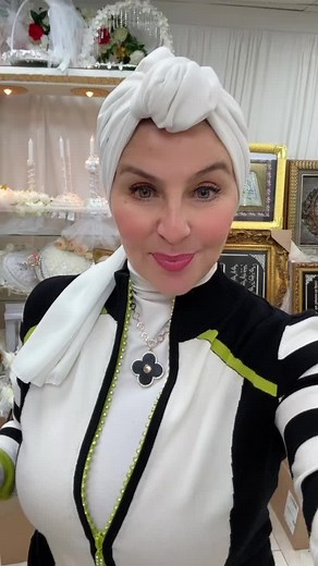 Cultural Presentation with Gesture and Style