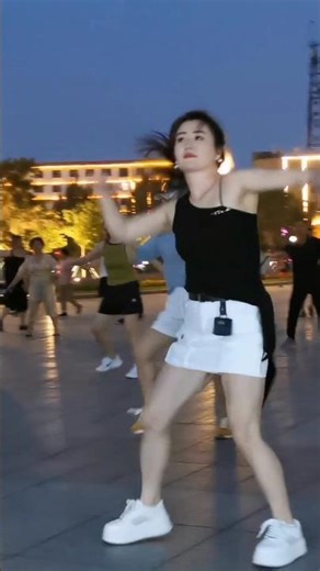 #bestshuffle #dance #fashion #dancer#trend #shuffle #cuttingshapes #dancing#trending