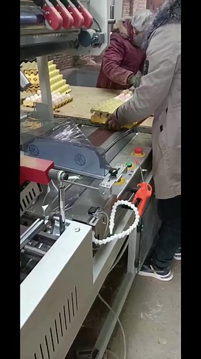 Film shrinking machine makes products fresher, Egg packaging machine