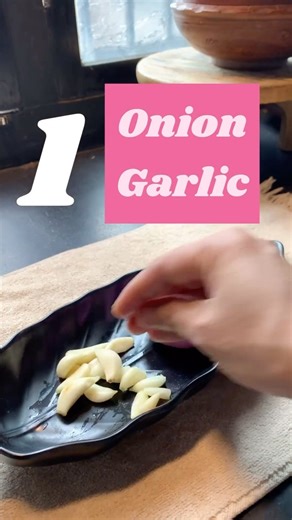 Asma | 🌺These are four methods to remove lizards from home lizars🦎🦎 . ✅Follow for more tips and tricks . . [homehacks,tips and tricks,diy... | Instagram