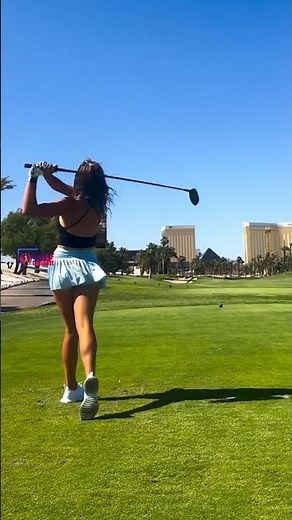 Amazing Golf Swing you need to see | Golf Girl awesome swing | Golf shorts | Lauryn