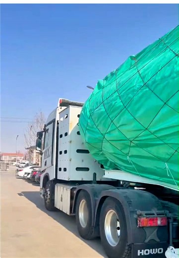 #howo #tractortruck and fuel tanker trailer is a good combination 👍 #trailer #trailersales #trucksales