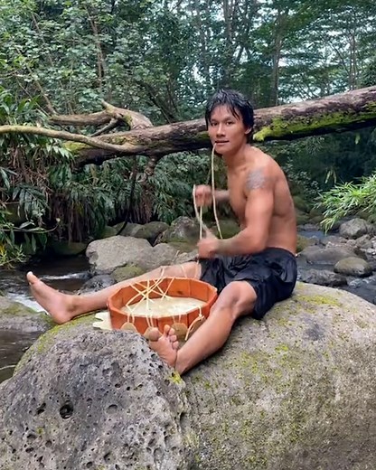 32K views · 321 reactions | This guy is living his best musical life ✨ | UNILAD Sound | Facebook