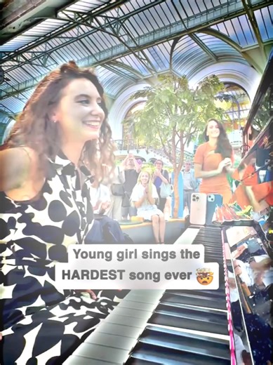 15 years old girl shocks everyone with her voice 😱 @monroe_officiel 🎤👏 #clarinet #opera