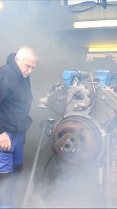Tatra 148, engine start! 🤯 #tatra #start #engine #motor #work #garage | Nesmrtelní dědci