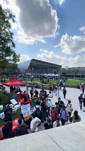 NJIT on Instagram: "Student Involvement Fair 🎉 NJIT is full of opportunities to connect, create and get involved! From clubs to organizations, there’s a place for everyone to find their community. 💙❤️ #NJITmakes"