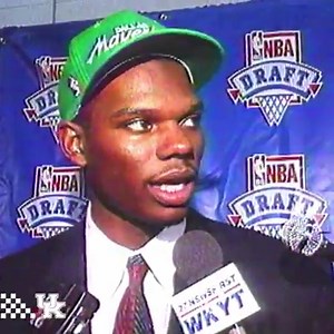 #LaFamilia legend Jamal Mashburn 🤩 Monster Mash was key to our return to prominence in the early 90s | #TGT | Kentucky Men's Basketball