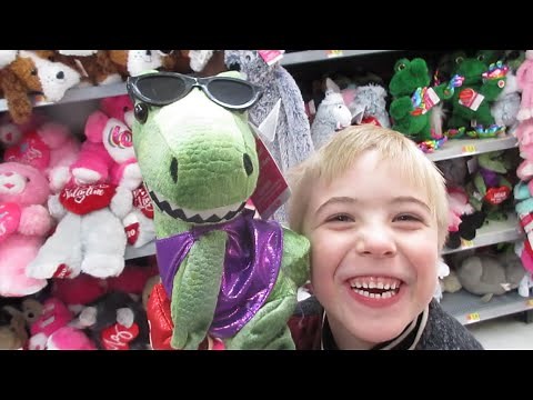 💝Checking Out the Valentine's Day Gemmy Animatronics at Walmart! Holiday Twerking Dancing Animals