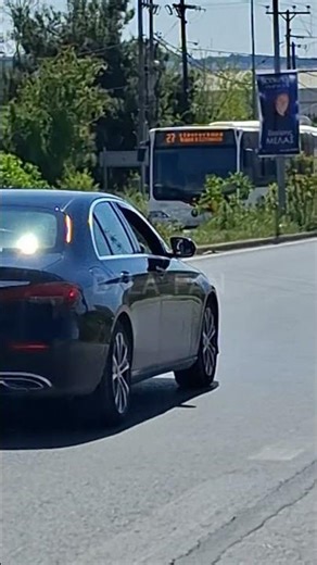 Το 934 και το 939 της γραμμης 27 στην σταση fierra!!!