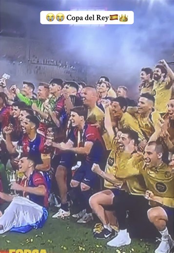 LE FC BARCELONE REMPORTE LA COUPE D’ESPAGNE FACE AU REAL MADRID 3 - 2 #fcbarcelona🔵🔴 #fcbarcelona #fcbarcelone #footballtiktok #copadelrey #viscabarça #barçafans #fcb #foot #espagne