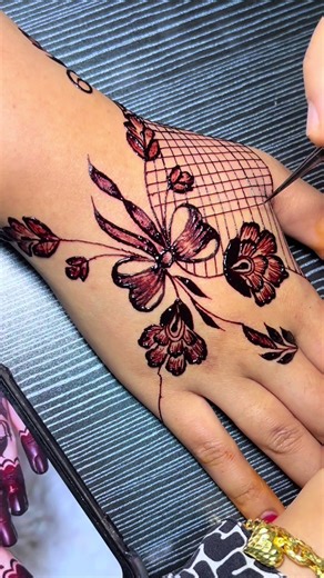 Henna Tutorial: Easy Designs for Beginners