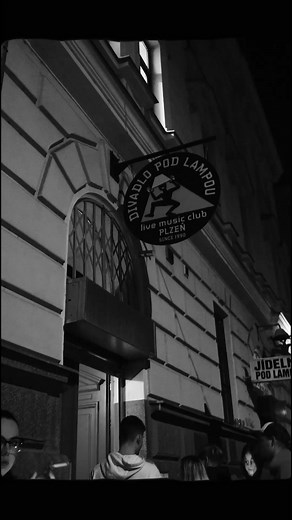 kazdickazdovic 😉a že celiem bomba! Díky a vidíme se o víkendu Šumperk a pak Frýdek Místek. Kdo se v Plzni nedostal má šanci ještě na Kladně zbývá opravdu pár lístků! Video by @jura_stanek | Marpo