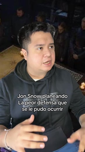 Alex Von on Instagram: "Jon Snow planeando la peor defensa que se le pudo ocurrir🗣️ #comedia #humor #juegodetronos #gameofthrones"