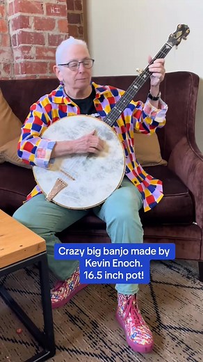 Crazy big banjo Lowest pitched tune! #folkmusician #fivestring #banjotok #cellobanjo #banjo #banjoteacher #banjobeat #fivestringbanjo #banjoteach #banjoplayer #traditionalmusic | Cathy Fink