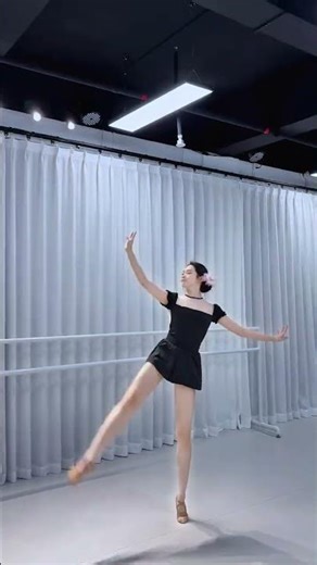 Here comes a super atmospheric ballet segment#Adult dance for beginners#Qingxue Dance Aest