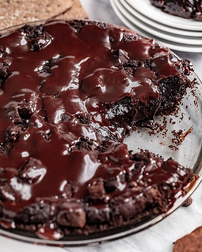 350K views · 3K reactions | ✅ RECIPE: https://thestayathomechef.com/mississippi-mud-pie/ Mississippi Mud Pie is the ultimate dessert for chocolate lovers. A chocolate cookie crust is topped with a fudgy cake layer, chocolate streusel, and chocolate ganache for the most rich and indulgent dessert. | The Stay At Home Chef | Facebook