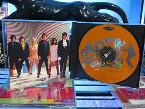 Austin Powers Soundtrack 02. Ming Tea - BBC - Compact Disc - 1997