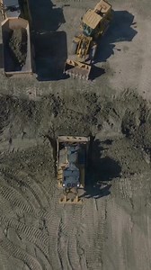 Ever seen trap loading from this angle? This is a great technique in which the dozer supports the wheel loaders to improve the cycle time and increase the bucket fill factor. #heavymachinery #catequipment #cat950 #catd7 #bulldozers #wheelloaders #letsdothework | Jordan Tractor & Equipment Co.