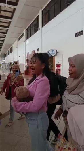 Momen Haru Keluarga Dede April di KDA