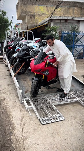 Ducati Panigale V4S 400cc EFI/ABS Fresh Import