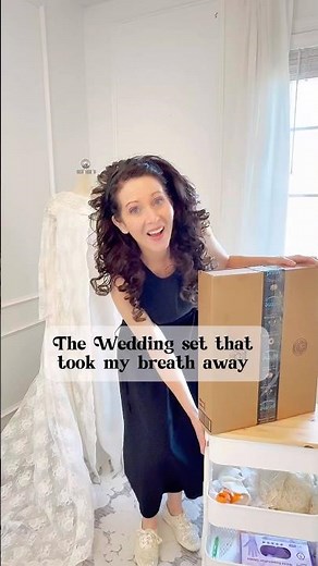 A 1940s Wedding set that will take your breath away !
