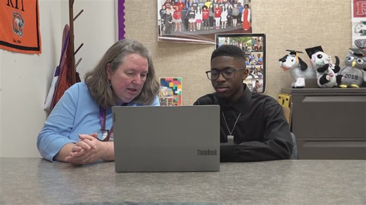 Mentor Monday: College Now advising helps students navigate future