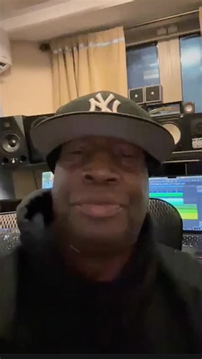 The Grandmaster Raid Train Thursday, Jan. 1, 2026 ⚡️ Move all your tables chairs, charge at YOUR front door 🚪 It’s going down on twitch.tv | Grandmaster Flash
