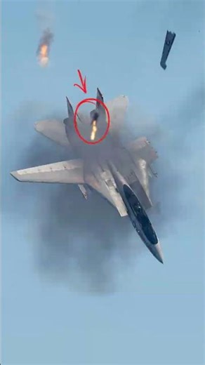 F-14 Tomcat Wing Snaps After Mid-Air Hit! Pilot Ejects