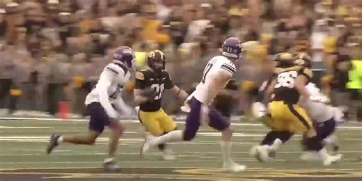 Wetjen finally breaks loose for a punt return touchdown against Northwestern