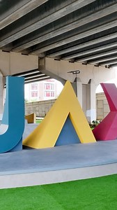 🛹 Opening Soon 🚲 The Artist Walk Skatepark under the Fuller Warren bridge is reported to be opening by the end of this month (May). This is exciting times for Jacksonville and our skateboarding community. The Skatepark is also a part of @groundworkjax Emerald Trail, and extends the Riverside Arts Market area from Riverside ave to Park St. As you can see, it appears everything is in place: the skatepark, lighting, and landscaping. So it’s just a matter of time for the official date to be droppe