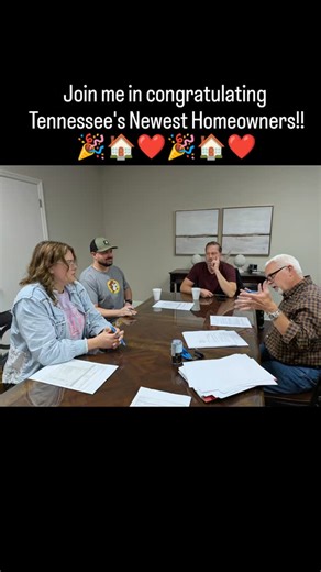 🎁💝Gabbie and I met because I was a regular shopper where she works for other people's closing gifts! I'd always tell her a bit about the client I was shipping for and what their new home was like... And one day, she asked for my number because she and Chris were ready to purchase a home in TN! . 🏡🗝️After finding the perfect home for them and getting their offer accepted, we faced a couple of hiccups. Thankfully, my recent training at @benchmarkrealtytn taught me how to navigate that exact si
