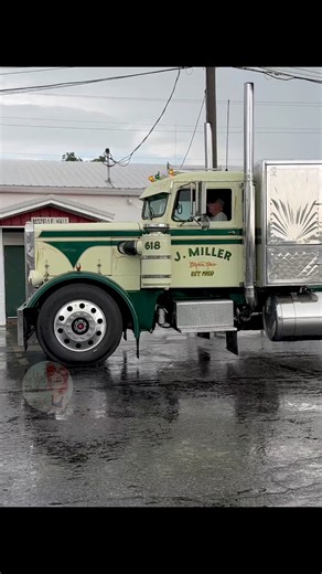 Jeff's 1958 Peterbilt 351 tour is waiting for you! https://youtu.be/6Q23h4dT_7U #truck #trucks #trucking #peterbilt — Bonus content on my subscribers page $2 (US)/mo: https://www.facebook.com/groups/mfrsubscribers | Miss Flatbed Red