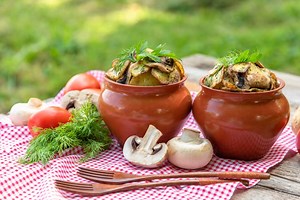 Is It Safe To Use Clay Pots For Cooking?
