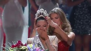 864K views · 5.8K reactions | Less than 2 months until Miss Universe 2018 is crowned. Tune in to see who will take home the title December 16 at 7p ET LIVE on FOX.✨ ... Who do you think will take home the crown?  | Miss Universe | Facebook
