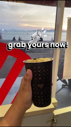 Golden Florentine Series! Go get your enamel pin and sampul raya today whilst stocks last! •Nutty Florentine Latte •Nutty Florentine Milk •Nutty Florentine Aerocano •Nutty Florentine Frappe #kenangancoffee #kenanganbarista #CapCut @Kenangancoffee.my