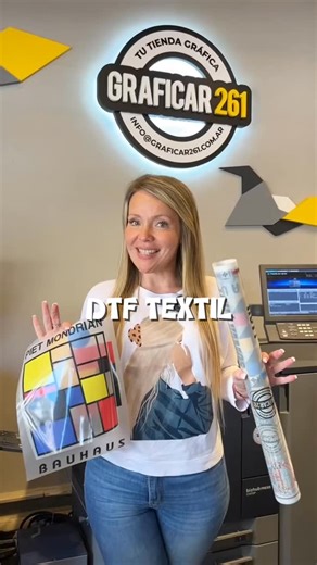 ✨ Personalizá prendas y accesorios con transfer textil DTF profesional. Acabado nítido, colores intensos y excelente durabilidad, incluso en uso diario  Ideal para estampar ropa, accesorios y productos creativos en emprendimientos textiles, merchandising y packaging. Lográ terminaciones prolijas y resistentes sin complicaciones ✅  Villa del Parque – Buenos Aires  info@graficar261.com.ar  WhatsApp 11 3066-5373 | GraficAr 261 | Facebook