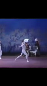 Friedemann Vogel como Lensky en Onegin de John Cranko. Stuttgart Ballet. Buen jueves de danza!! Fuente: carolina_cox | Ballet del Occidente