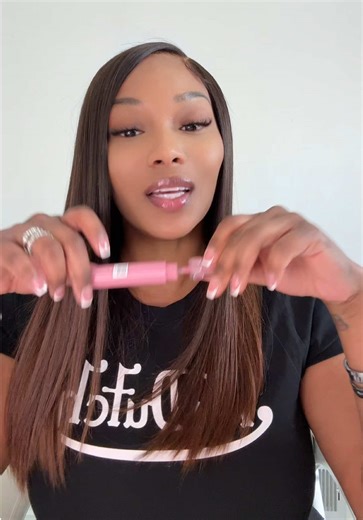 I can’t get enough of this lip gloss 💕